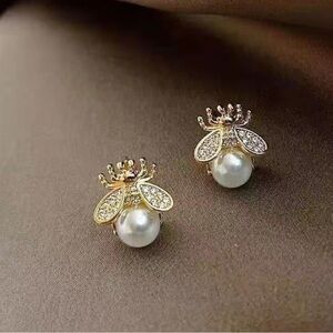 Pearl Rhinestone Bee Earring Studs